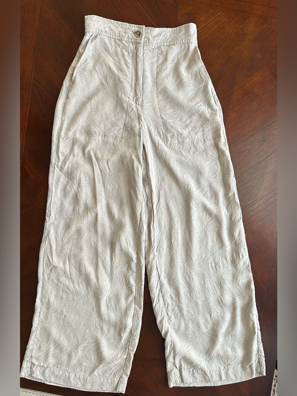 House of Harlow 1960 Sage Green Wide-Leg Embossed Pants - Picture 3 of 10